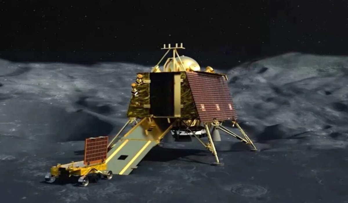 Lander on Moon 900x594 1 Chandrayaan-3 landed successfully